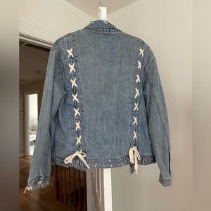 Oversized denim jack in light wash